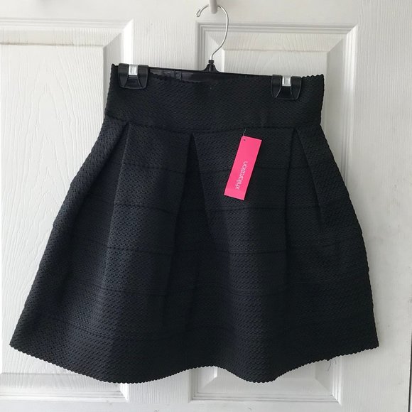 Black Circle Skirt - Picture 2 of 4